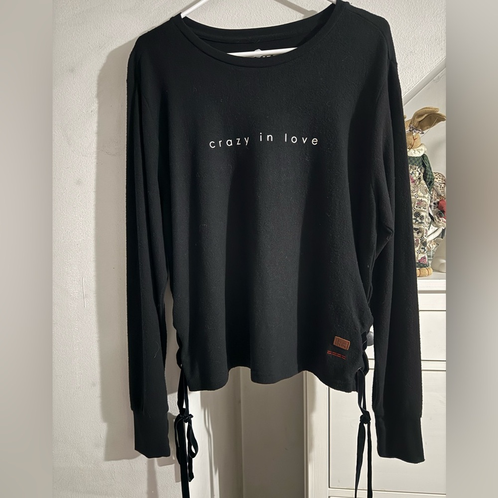 Peace Love World Black "crazy in love" Long-Sleeve Top New